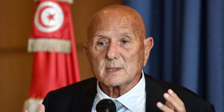 Arrestation d’Ahmed Néjib Chebbi après la confirmation de sa condamnation à 12 ans de prison