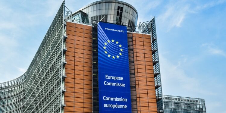 L’UE classe la Tunisie parmi les pays sûrs : Un tournant majeur pour les demandes d’asile