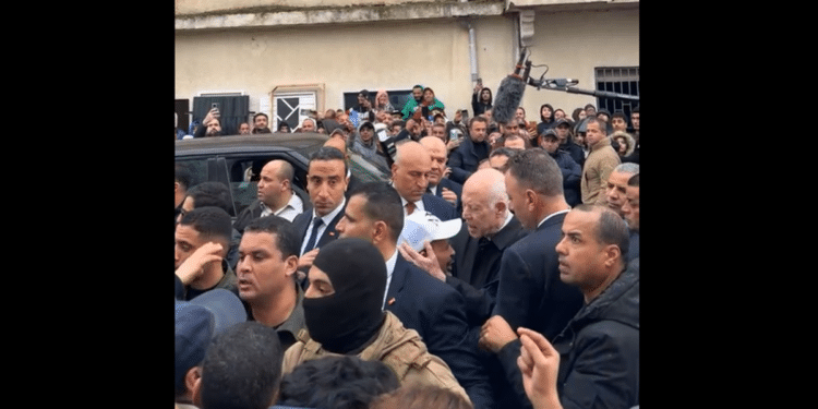 Kaïs Saïed inspecte les zones touchées par les inondations à Bhar Lazreg