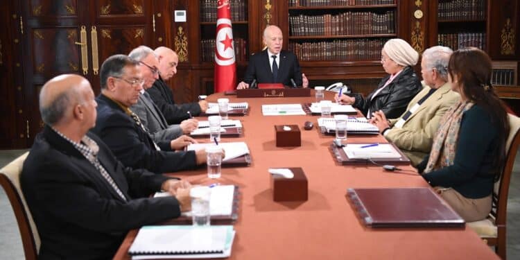 Gabès : Kaïs Saïed reçoit le rapport final de l’équipe chargée du dossier environnemental