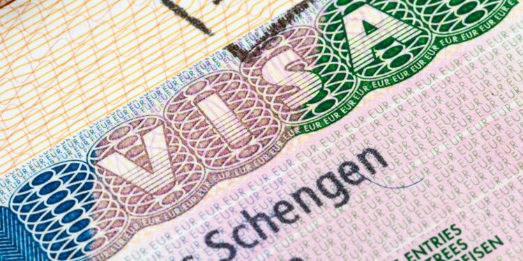 Visas, retours, réadmission : la nouvelle équation imposée à la Tunisie