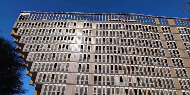 Snapshot : L'hôtel du lac comme un gruyère