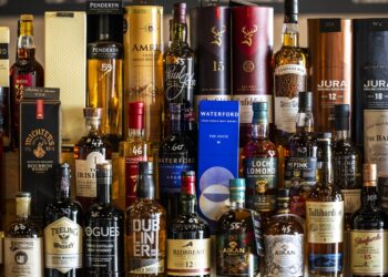 22 milliards de dollars de spiritueux invendus : les limites du modèle premium