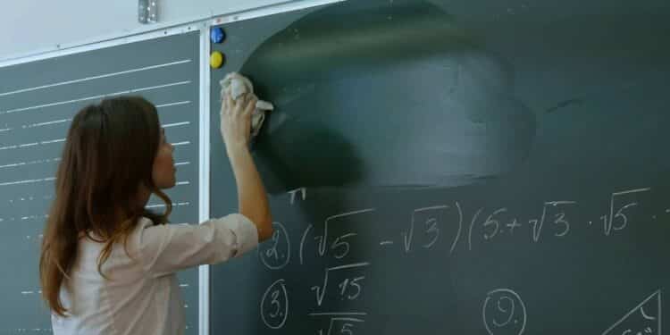 Education : Le ministère lance un recrutement de 1800 enseignants