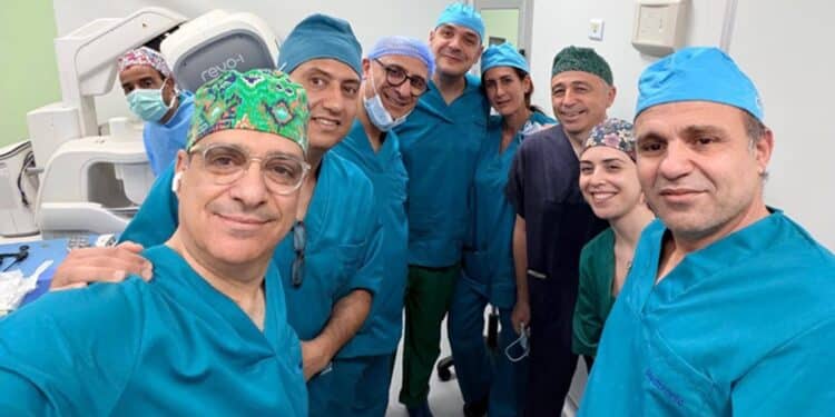 Une hystérectomie réalisée par chirurgie robotique à l’hôpital Charles Nicolle