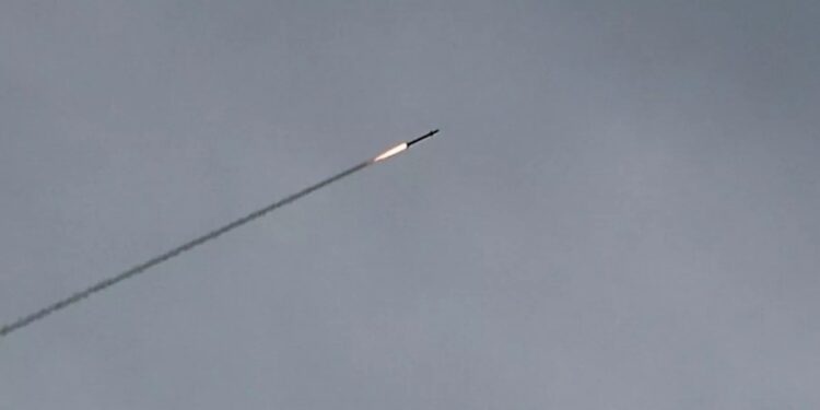 L’Iran annonce une première vague de frappes sur Israël