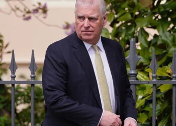 L’ex-prince Andrew arrêté au Royaume-Uni après les révélations sur Epstein