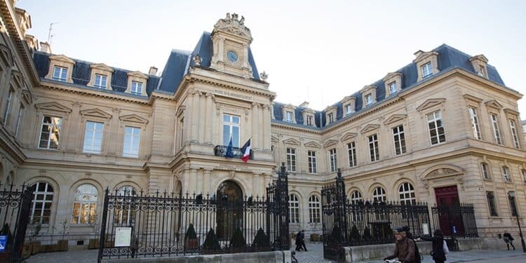 En 2001, le hasard a voulu que les deux principaux candidats au fauteuil de maire de Paris soient nés en Tunisie.