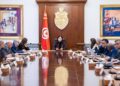 À la Kasbah, la cheffe du gouvernement Sarra Zaafrani Zenzri préside le conseil ministériel dédié à la relance de Ciment de Bizerte.