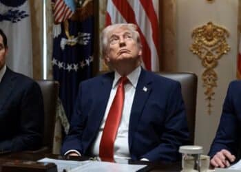 Guerre contre l’Iran : Ultimatum repoussé, renforts militaires et timides ouvertures diplomatiques