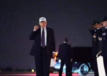 Trump durcit le ton face à l’Iran tout en rouvrant la porte aux négociations