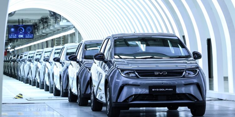 Le géant BYD recule en Chine : ses rivaux passent à l’offensive