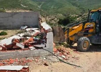 Littoral de Ras Jebel : Cinq constructions illégales démolies dans une opération de contrôle