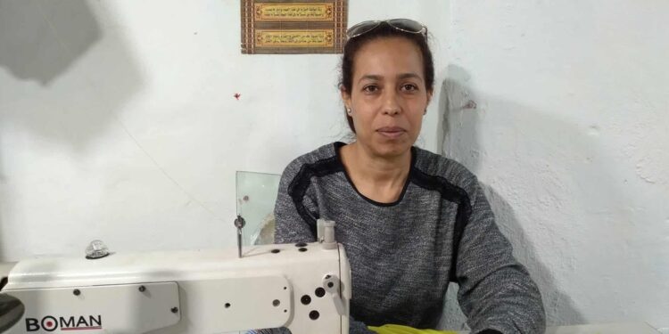 Everyday Tunisians : Eya entre abaya et jelbab