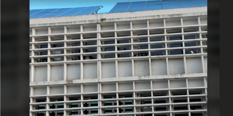 Place aux panneaux solaires - ministère du Tourisme