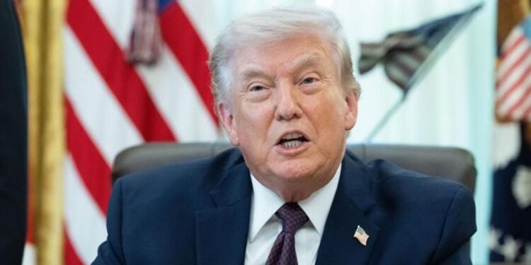 Golfe : pétrolier frappé au Qatar, incendie au Koweït, Trump évoque une issue proche