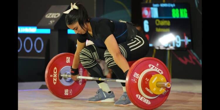 Haltérophilie : Chaïma Rahmouni offre trois titres africains à la Tunisie