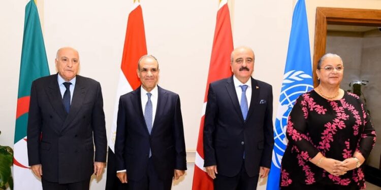 Libye : Tunis, Alger et Le Caire réaffirment leur refus des ingérences étrangères