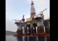 Bizerte : Après seize mois d’attente, la plateforme pétrolière échouée quitte enfin les côtes tunisiennes