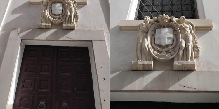 Snapshot : Une porte bien mystérieuse qui cachait une ambassade