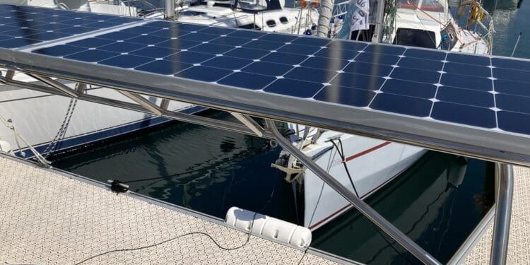 A Djerba, la Tunisie teste son premier bateau de pêche artisanal propulsé à l’énergie solaire