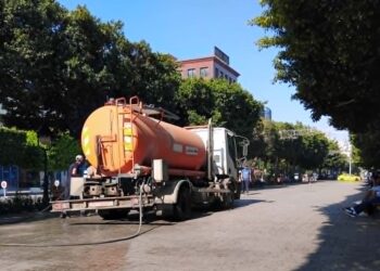 Snapshot : Est-ce la bonne heure pour arroser l'avenue Bourguiba ?