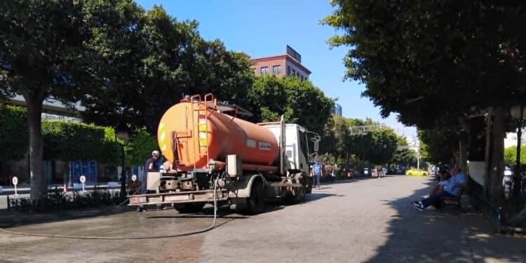 Snapshot : Est-ce la bonne heure pour arroser l'avenue Bourguiba ?