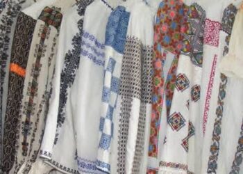 Mode : La blouse roumaine célébrée en Tunisie
