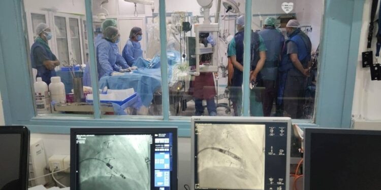 Santé : Une première en Tunisie avec l’implantation d’un stimulateur cardiaque sans sonde