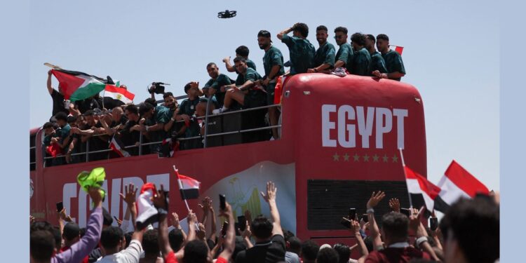 Mondial 2026 : Accueillis en héros, les Pharaons retrouvent une Égypte en fête
