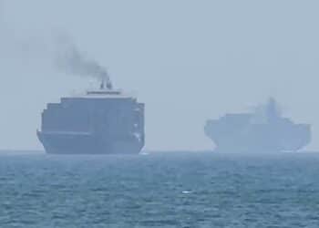 Les États-Unis bombardent l'Iran, Téhéran revendique des attaques contre des bases américaines