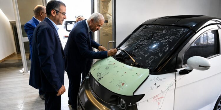 Premi&egrave;re exportation de v&eacute;hicules &eacute;lectriques de Bako Motors vers l&rsquo;Allemagne en pr&eacute;sence des autorit&eacute;s tunisiennes.