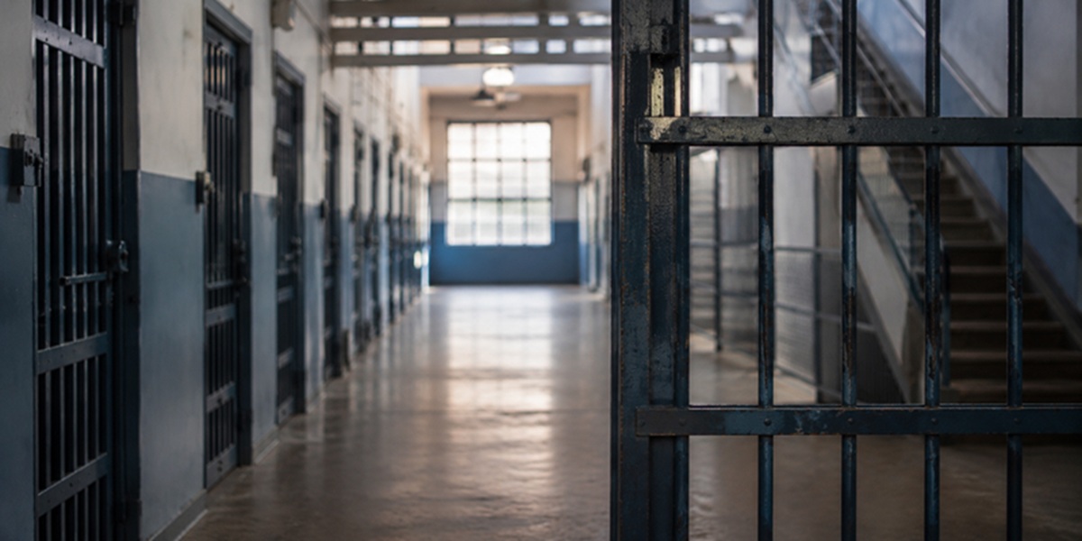 Tunisia's prison authority publishes health figures, threatens legal action against critics