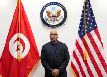 M.K. Palmore, expert am&eacute;ricain en cybers&eacute;curit&eacute;, lors de sa visite &agrave; l&rsquo;ambassade des &Eacute;tats-Unis &agrave; Tunis, le 29 septembre 2026. Photo : U.S. Embassy Tunis / Facebook.