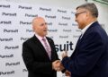 L&rsquo;ambassadeur des &Eacute;tats-Unis en Tunisie lors d&rsquo;une visite du site de Pursuit Aerospace &agrave; Tunis