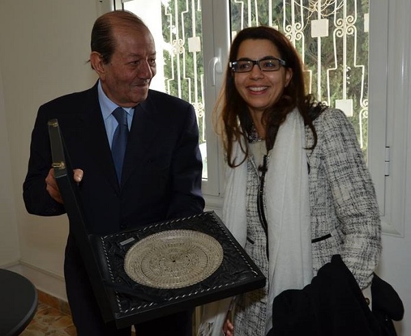 Le président de la FTH accueille la ministre du Tourisme dans les locaux de la Fédération, ce matin (crédit photo - FTH) RadhouaneBenSalahPdtFTH-AmelKarboulMinistreTourisme300114