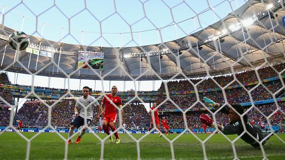 France - Suisse (credit photo - FIFA.com)