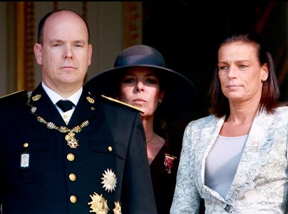 prince-albert-de-monaco-et-les-princesse-caroline-et-ste-phanie (credit voici.fr)