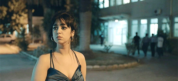 Mariem Al Ferjani dans le rôle de Mariem dans le film La belle et la meute.